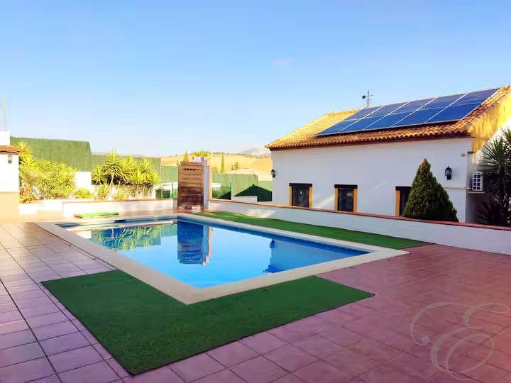 2 sypialnia Willa na sprzedaż w Casabermeja z basenem garażem - 375 000 € (Ref: 8742275)