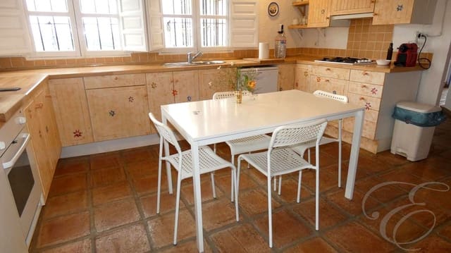 4 slaapkamer Finca/Landhuis te koop in Canillas de Aceituno - € 265.000 (Ref: 8769509)