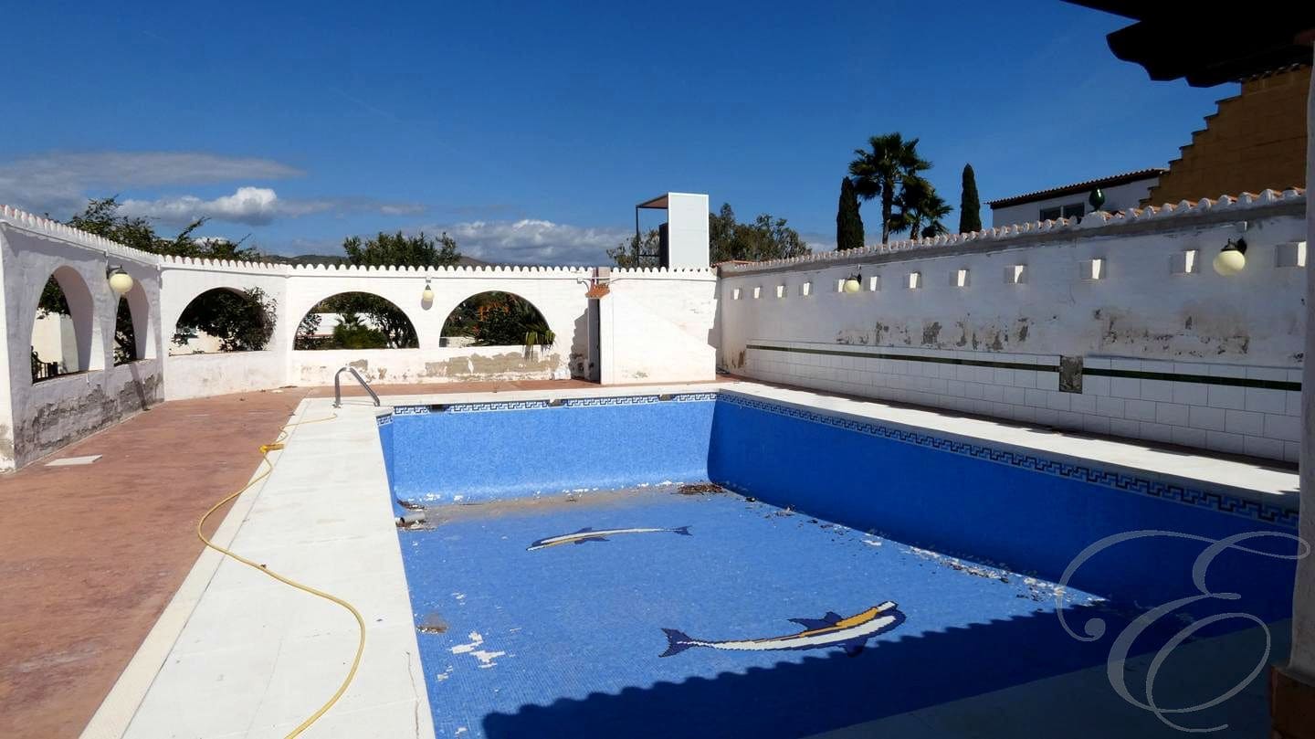 7 soveværelse Finca/Landehus til salg i Almayate med swimmingpool garage - € 1.599.000 (Ref: 8852302)