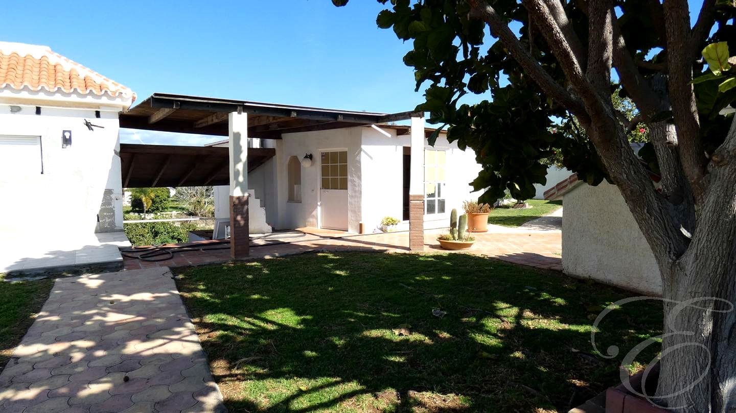 7 soveværelse Finca/Landehus til salg i Almayate med swimmingpool garage - € 1.599.000 (Ref: 8852302)