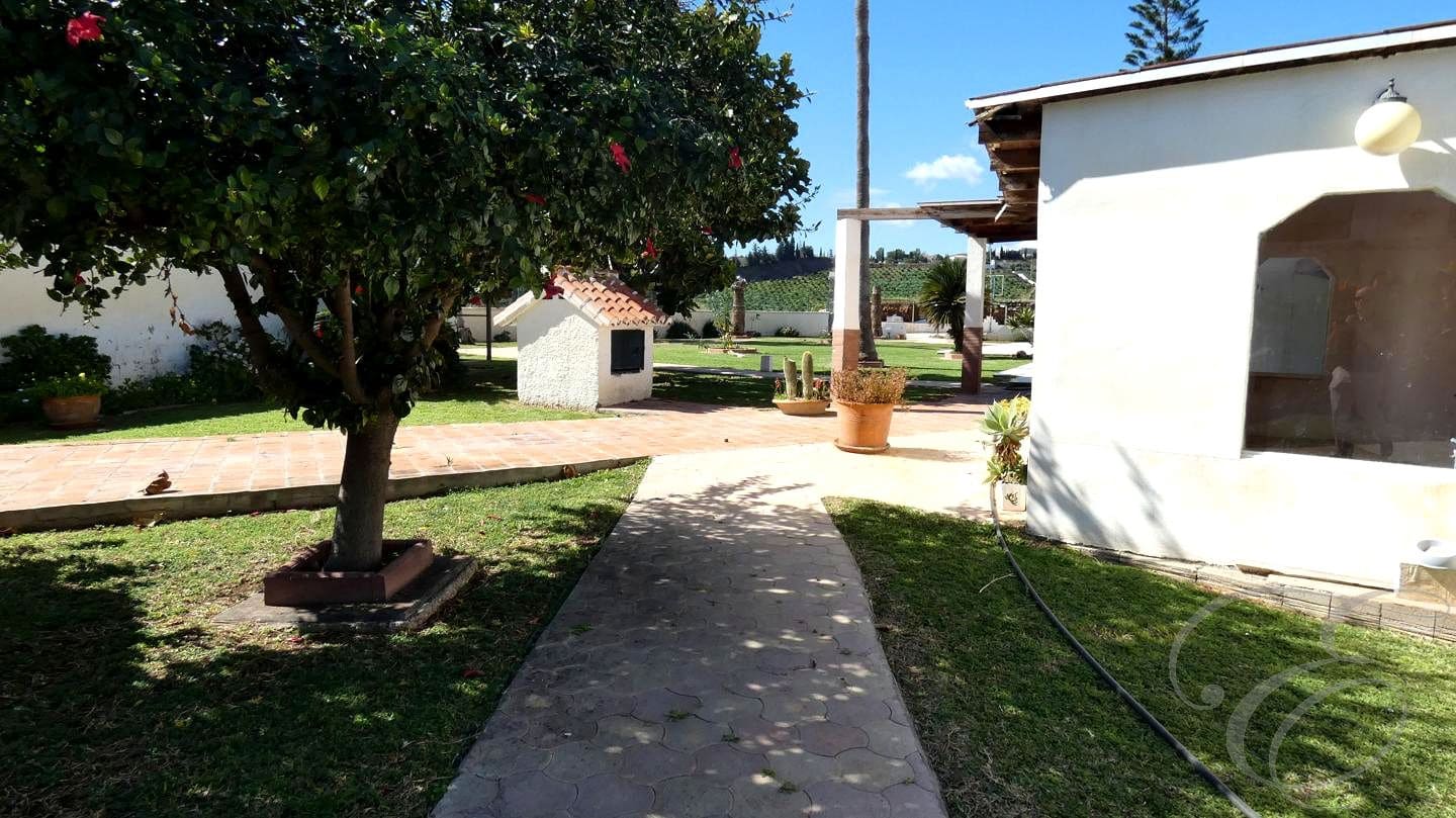 7 soveværelse Finca/Landehus til salg i Almayate med swimmingpool garage - € 1.599.000 (Ref: 8852302)