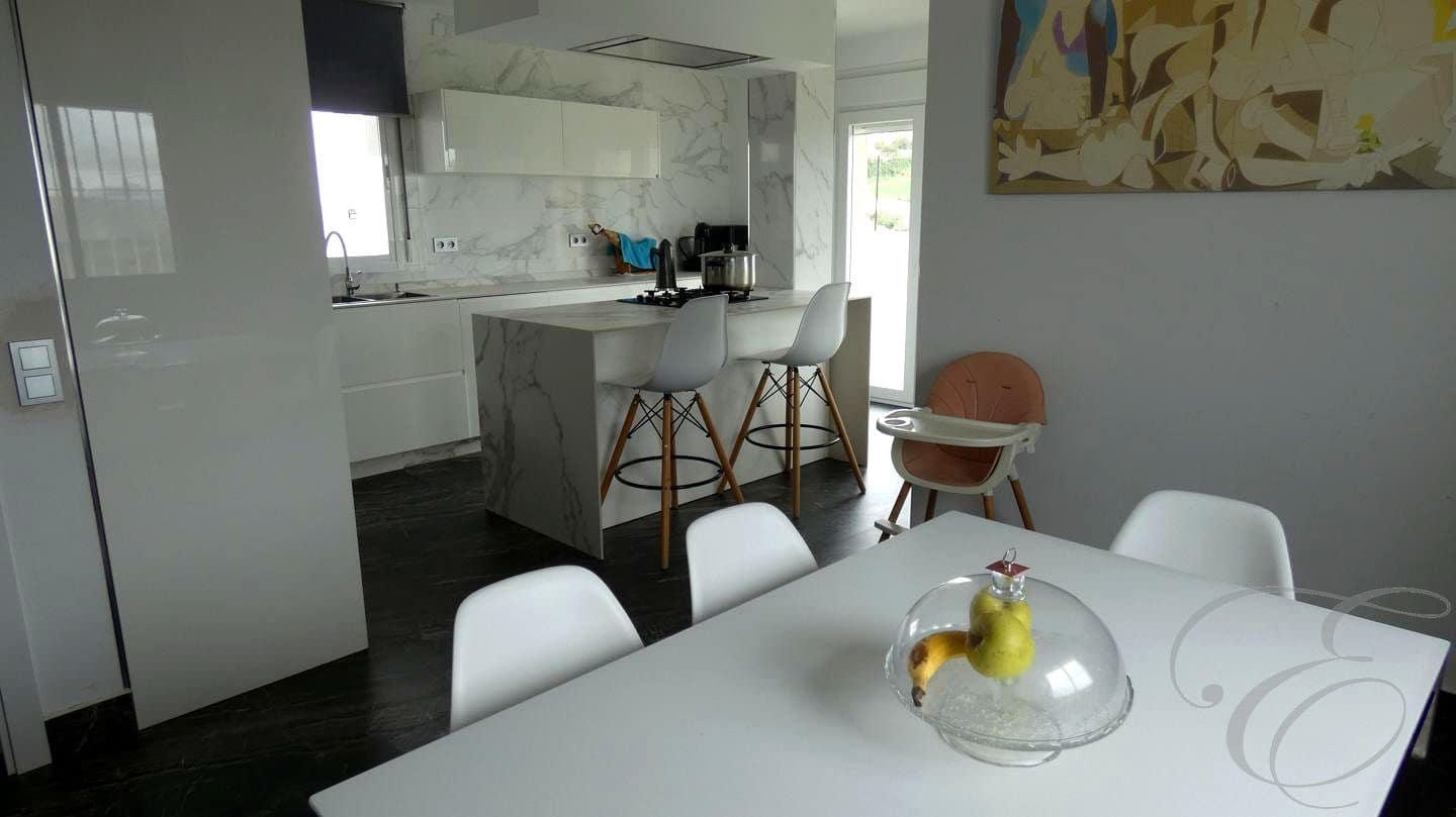 4 soveværelse Villa til salg i Villanueva de la Concepcion med garage - € 329.500 (Ref: 8863452)