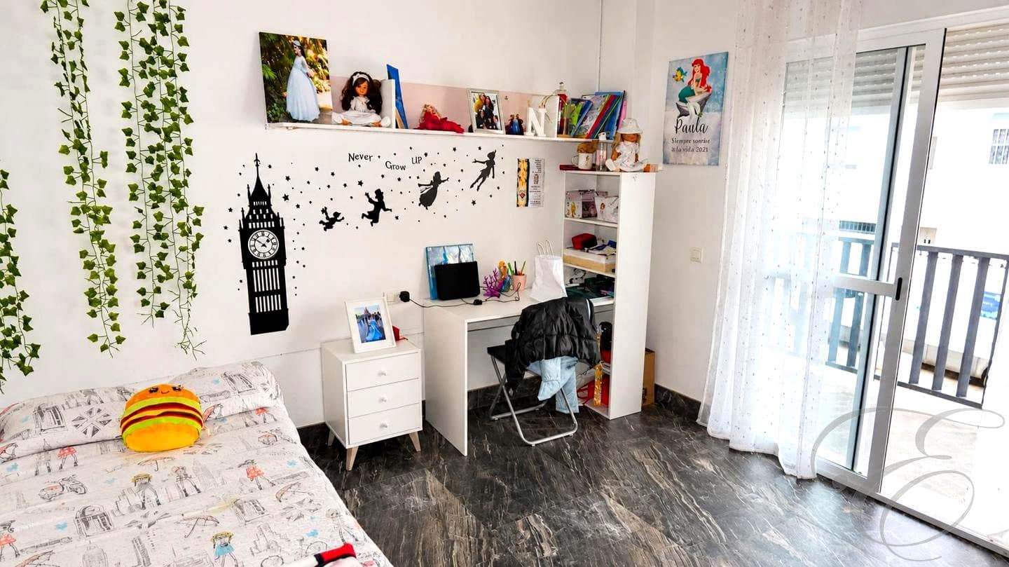 Chalet de 4 habitaciones en Villanueva de la Concepcion en venta con garaje - 329.500 € (Ref: 8863452)