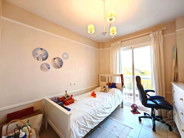 3 chambre Villa/Maison à vendre à Urbanización Santa Rosa, Torrox avec piscine garage - 360 000 € (Ref: 8868011)