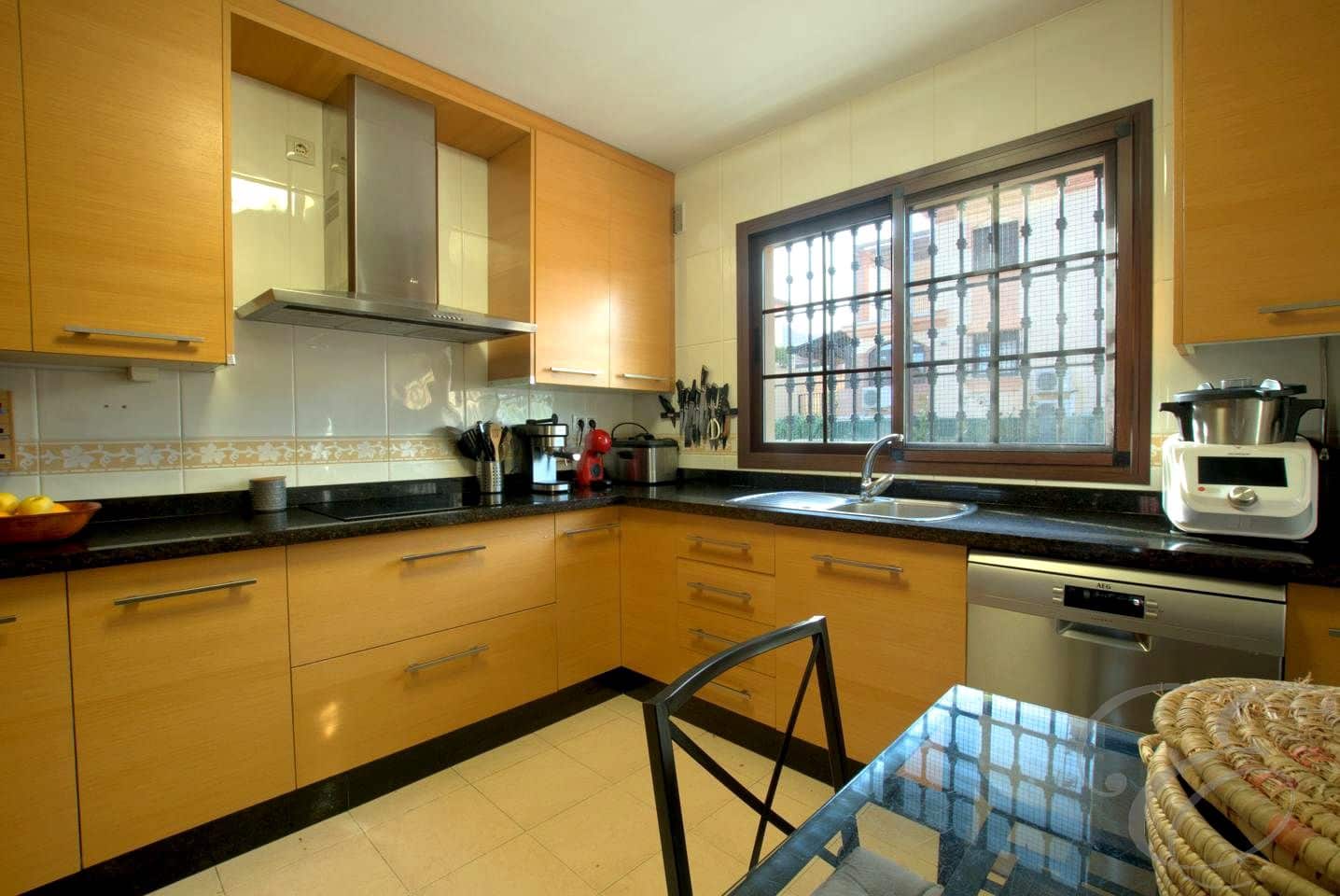 3 soverom Villa til salgs i Alhaurin de la Torre med svømmebasseng garasje - € 525 000 (Ref: 8868012)