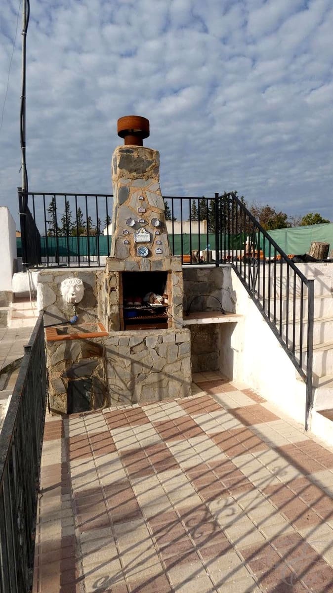 3 sypialnia Willa na sprzedaż w Moraleda de Zafayona z basenem garażem - 212 000 € (Ref: 8893838)