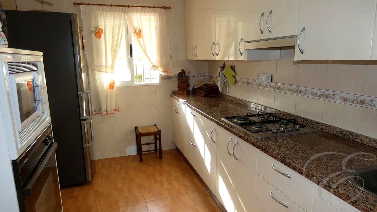 3 sypialnia Willa na sprzedaż w Moraleda de Zafayona z basenem garażem - 212 000 € (Ref: 8893838)