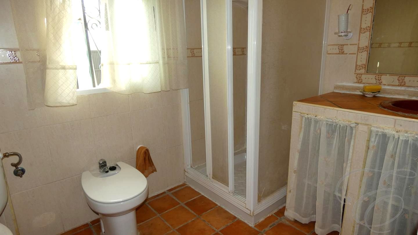 3 sypialnia Willa na sprzedaż w Moraleda de Zafayona z basenem garażem - 212 000 € (Ref: 8893838)