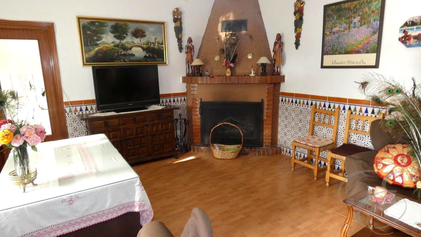 3 sypialnia Willa na sprzedaż w Moraleda de Zafayona z basenem garażem - 212 000 € (Ref: 8893838)