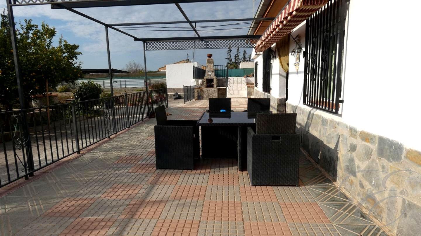 3 sypialnia Willa na sprzedaż w Moraleda de Zafayona z basenem garażem - 212 000 € (Ref: 8893838)