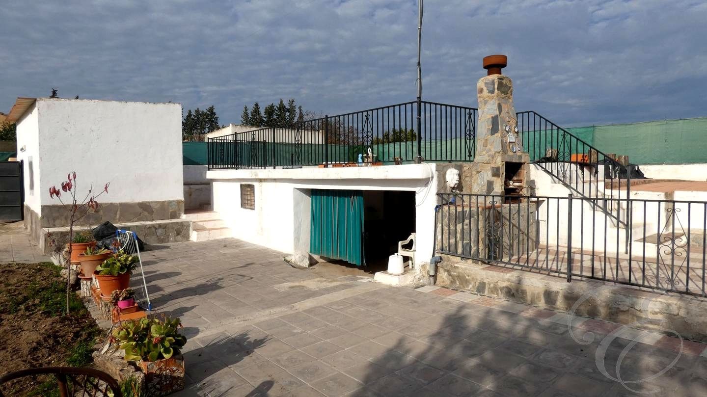 3 sypialnia Willa na sprzedaż w Moraleda de Zafayona z basenem garażem - 212 000 € (Ref: 8893838)