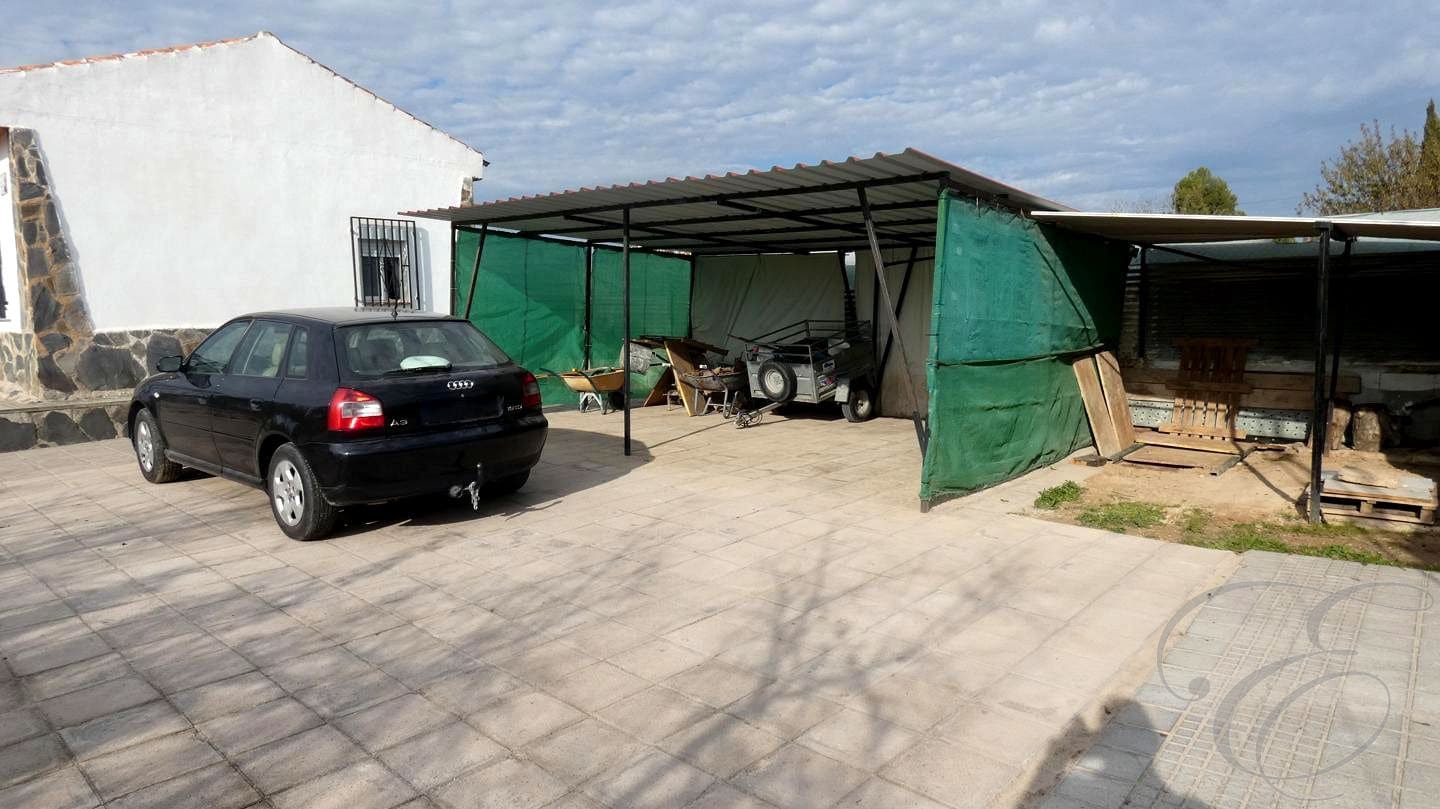 3 sypialnia Willa na sprzedaż w Moraleda de Zafayona z basenem garażem - 212 000 € (Ref: 8893838)