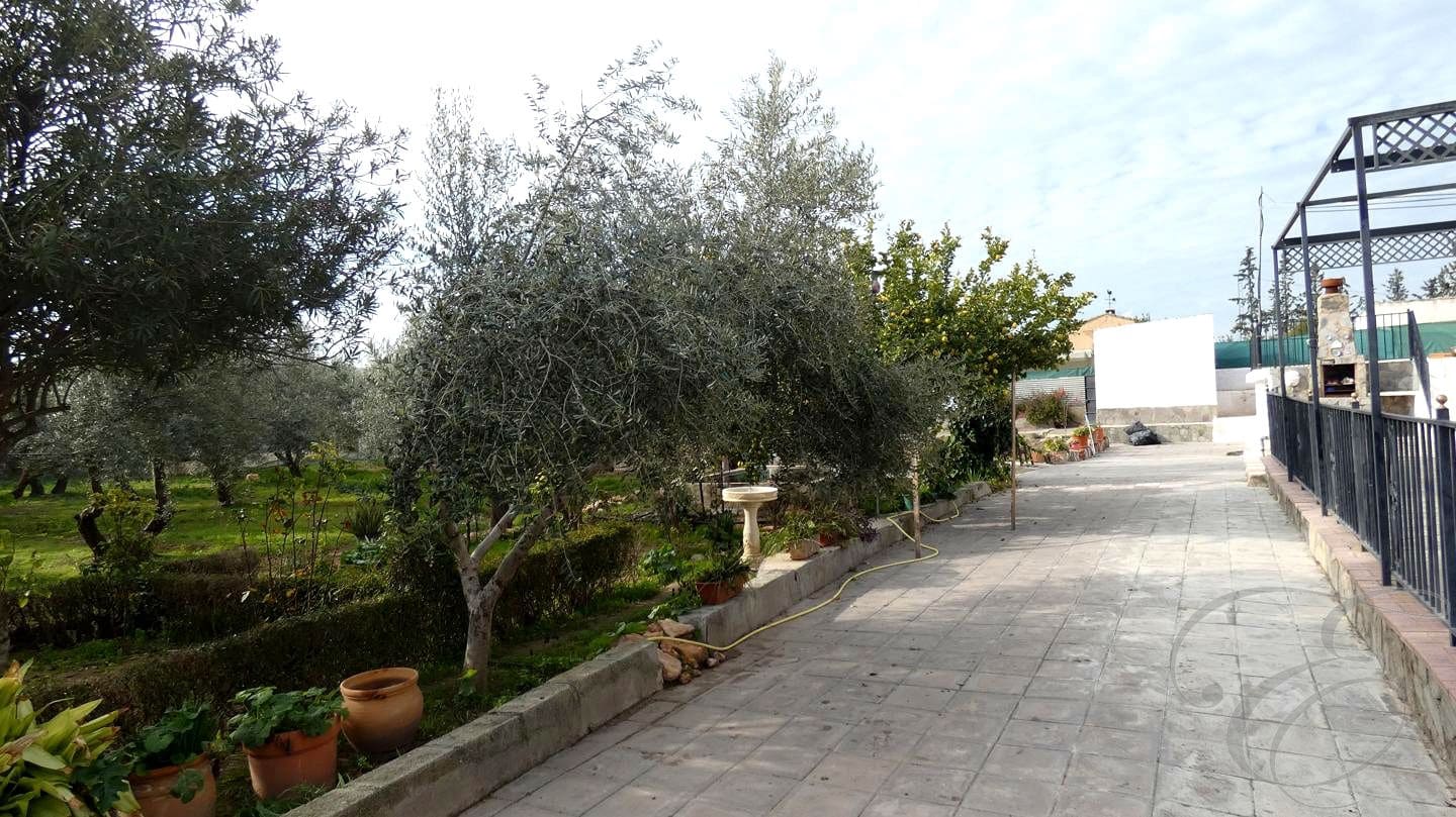 3 sypialnia Willa na sprzedaż w Moraleda de Zafayona z basenem garażem - 212 000 € (Ref: 8893838)