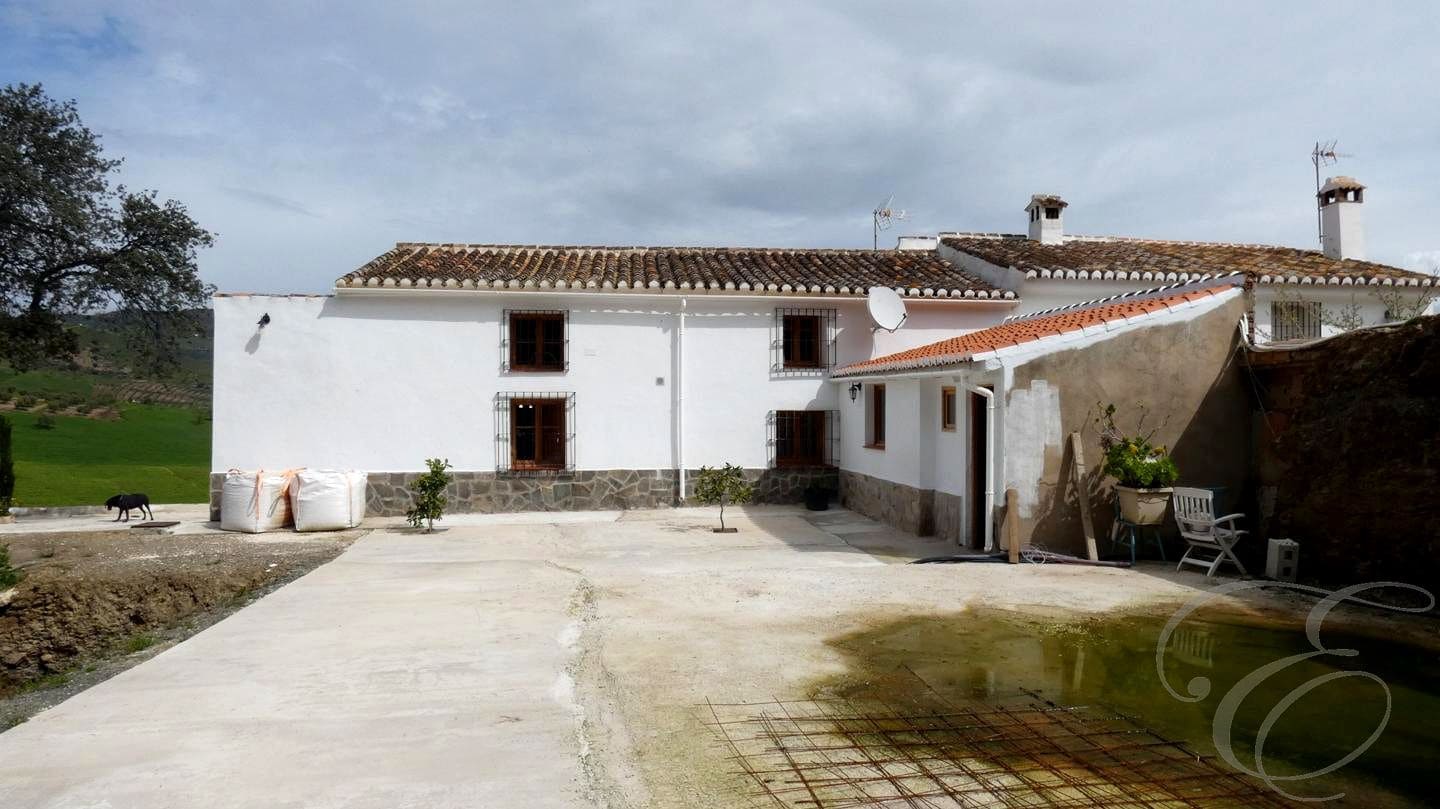 5 soveværelse Finca/Landehus til salg i Casabermeja med garage - € 340.000 (Ref: 8913581)