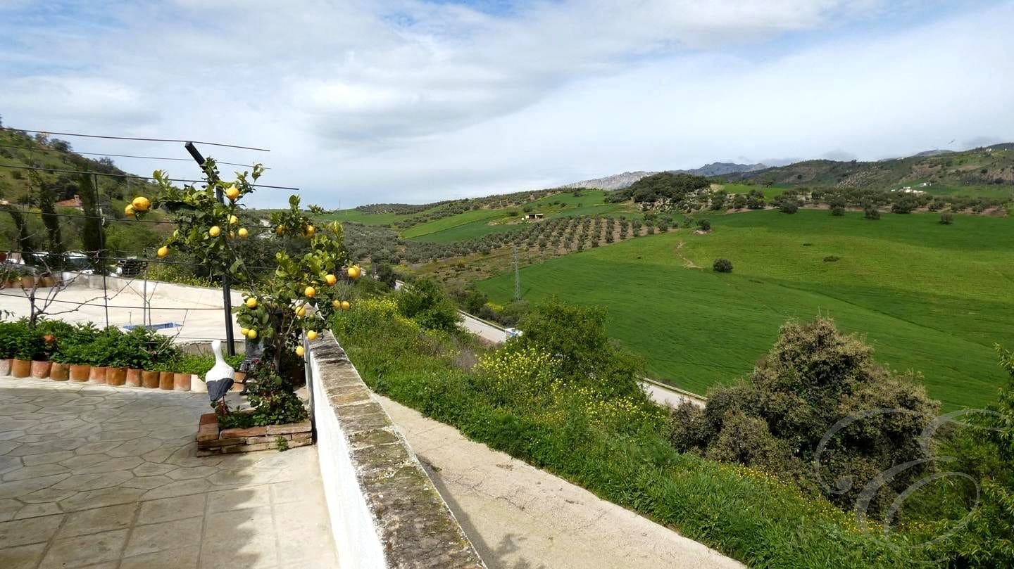 5 soveværelse Finca/Landehus til salg i Casabermeja med garage - € 340.000 (Ref: 8913581)