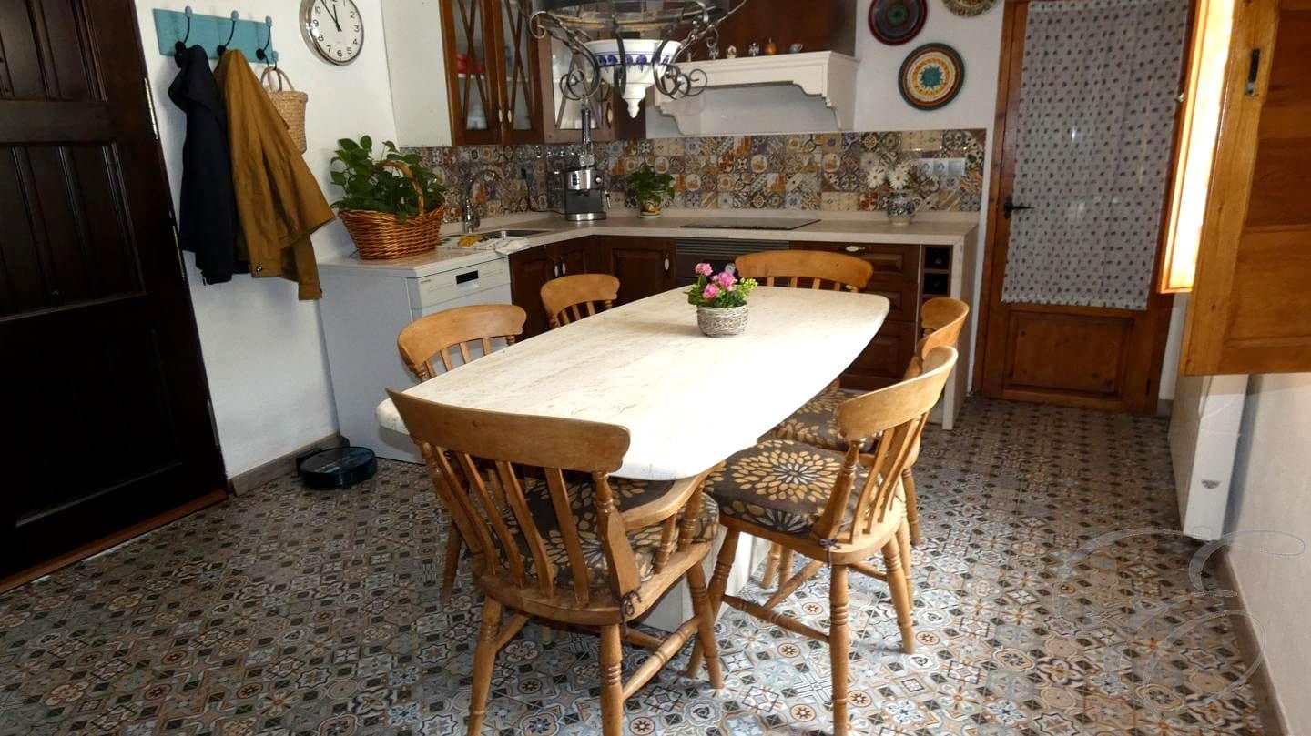 5 soveværelse Finca/Landehus til salg i Casabermeja med garage - € 340.000 (Ref: 8913581)