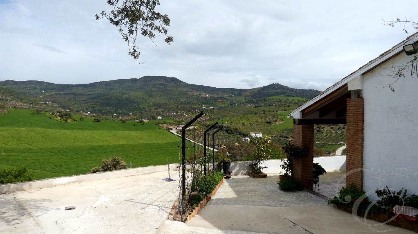 5 soveværelse Finca/Landehus til salg i Casabermeja med garage - € 340.000 (Ref: 8913581)