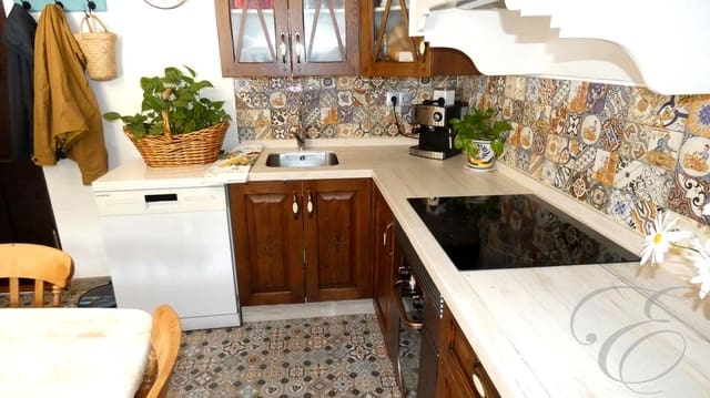 5 soveværelse Finca/Landehus til salg i Casabermeja med garage - € 340.000 (Ref: 8913581)