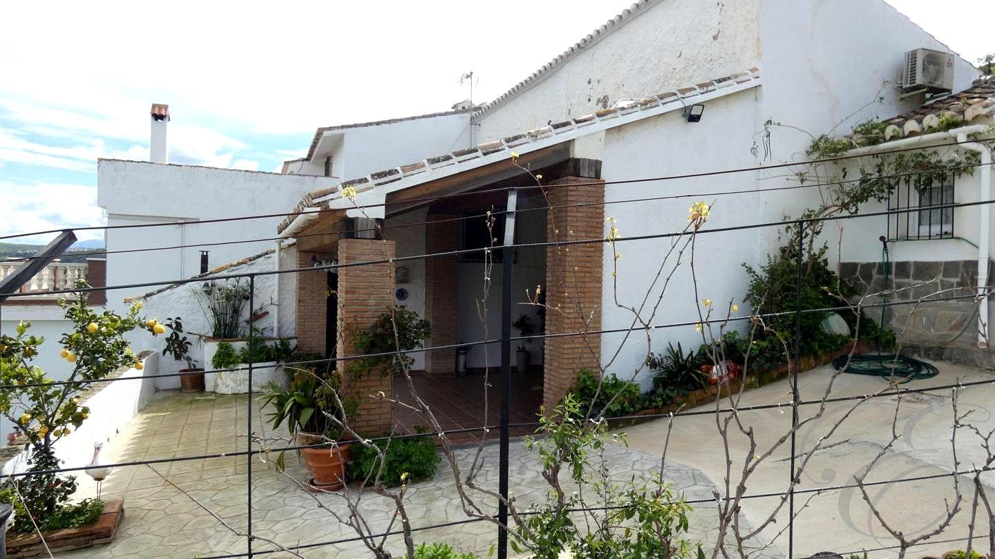 5 soveværelse Finca/Landehus til salg i Casabermeja med garage - € 340.000 (Ref: 8913581)