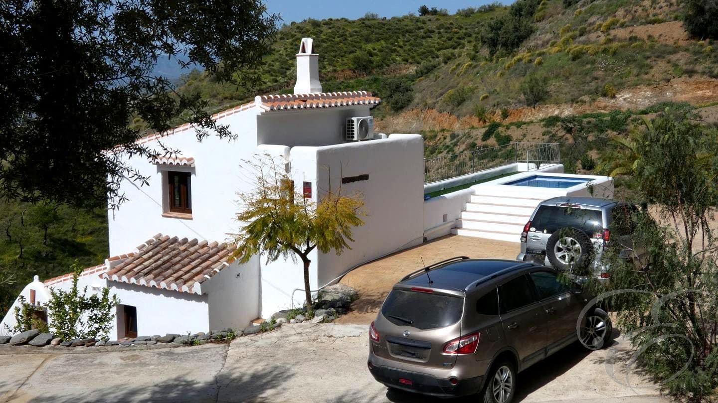 5 soveværelse Finca/Landehus til salg i Sedella med garage - € 365.000 (Ref: 8925236)