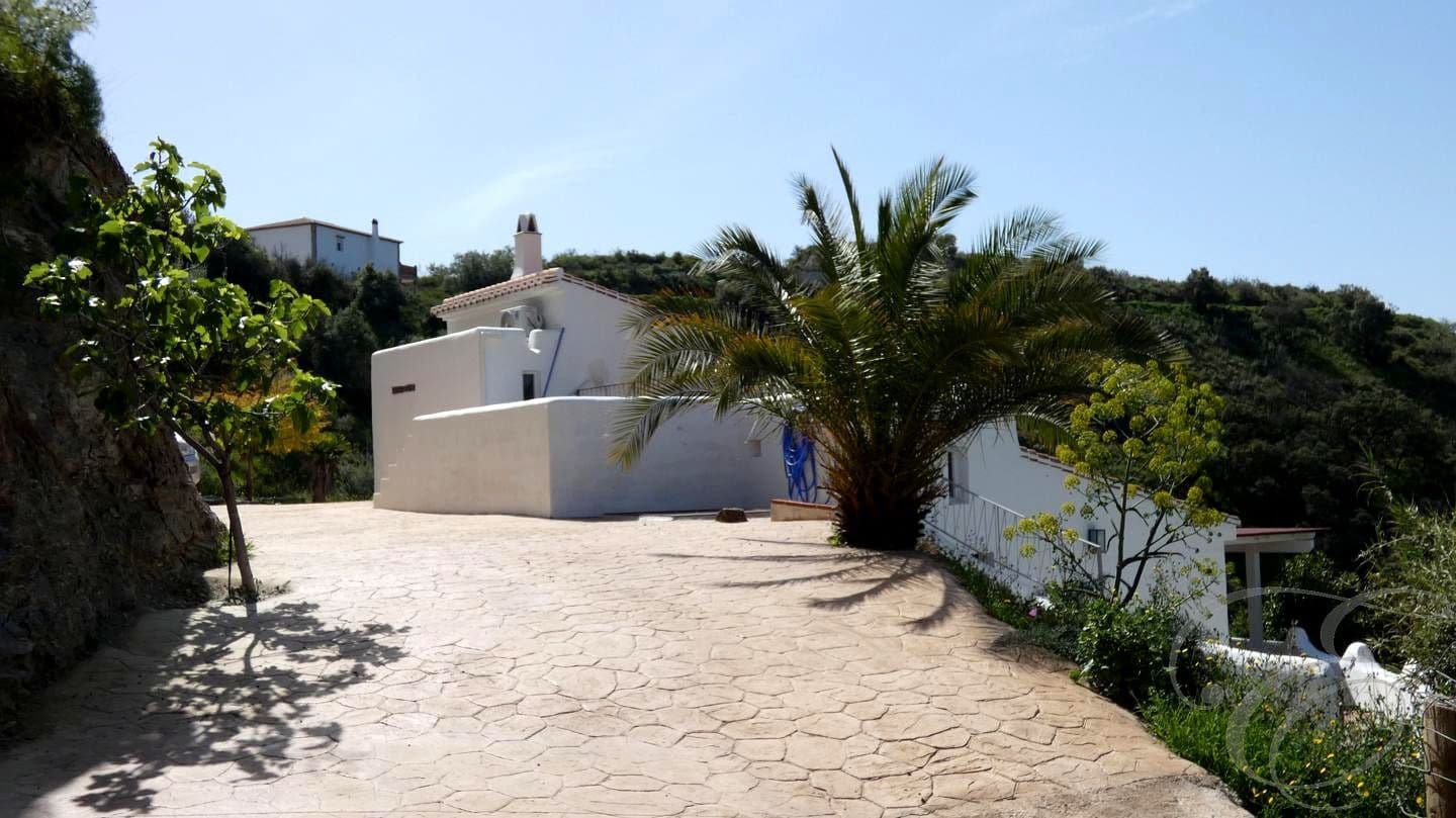 5 soveværelse Finca/Landehus til salg i Sedella med garage - € 365.000 (Ref: 8925236)