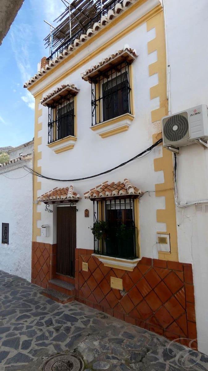 4 soveværelse Villa til salg i Canillas de Aceituno - € 139.900 (Ref: 8927595)