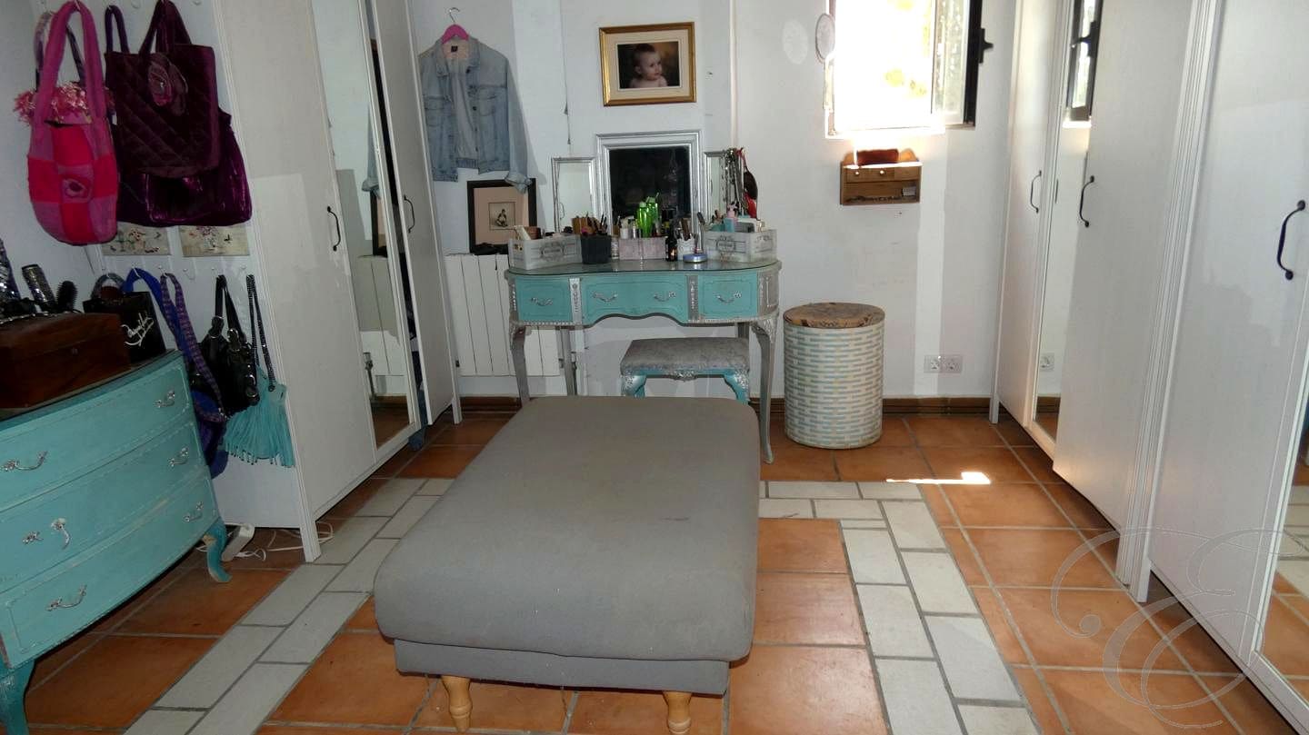 6 soveværelse Finca/Landehus til salg i Baza med swimmingpool - € 395.000 (Ref: 8931550)