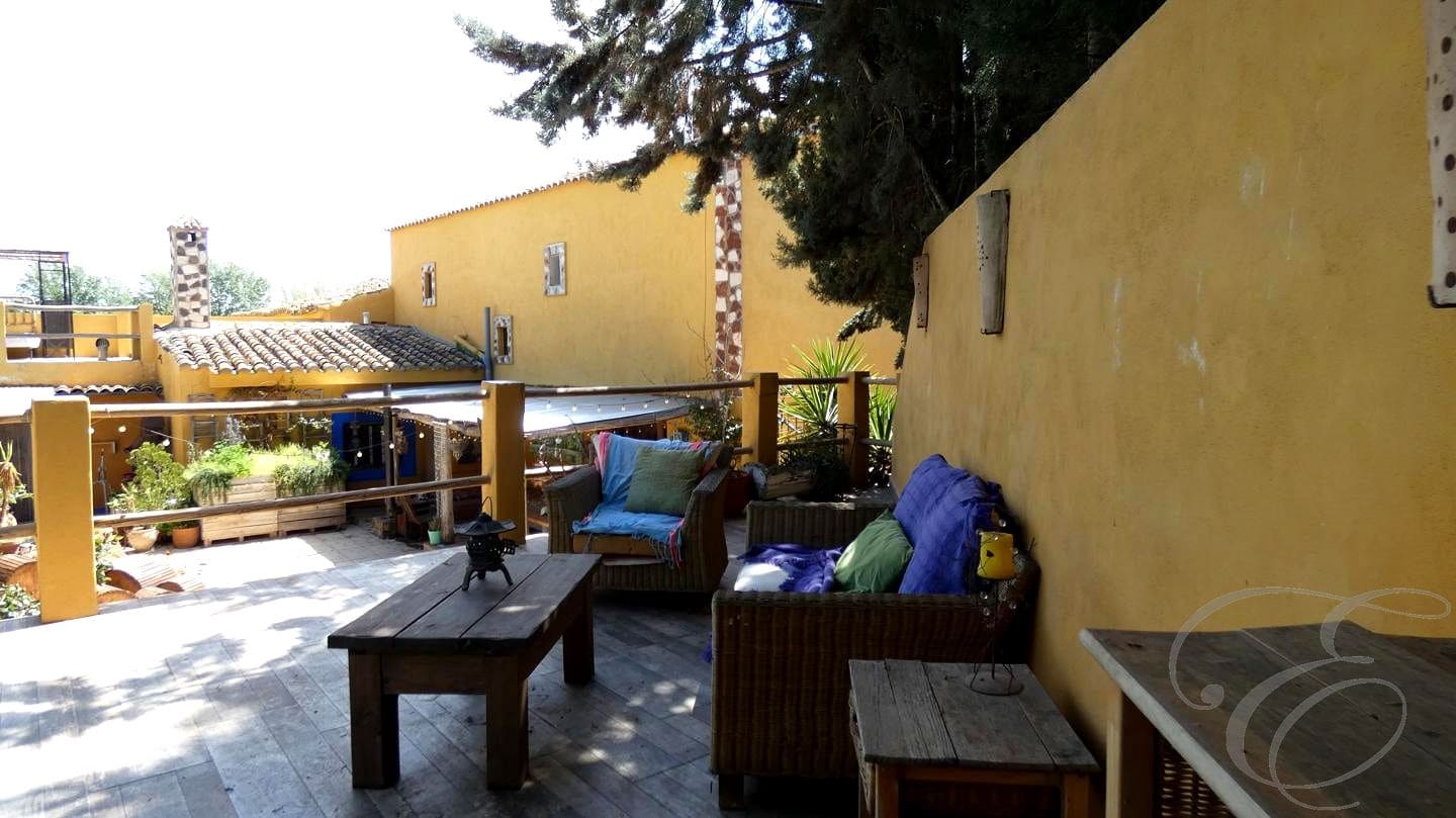 6 soveværelse Finca/Landehus til salg i Baza med swimmingpool - € 395.000 (Ref: 8931550)