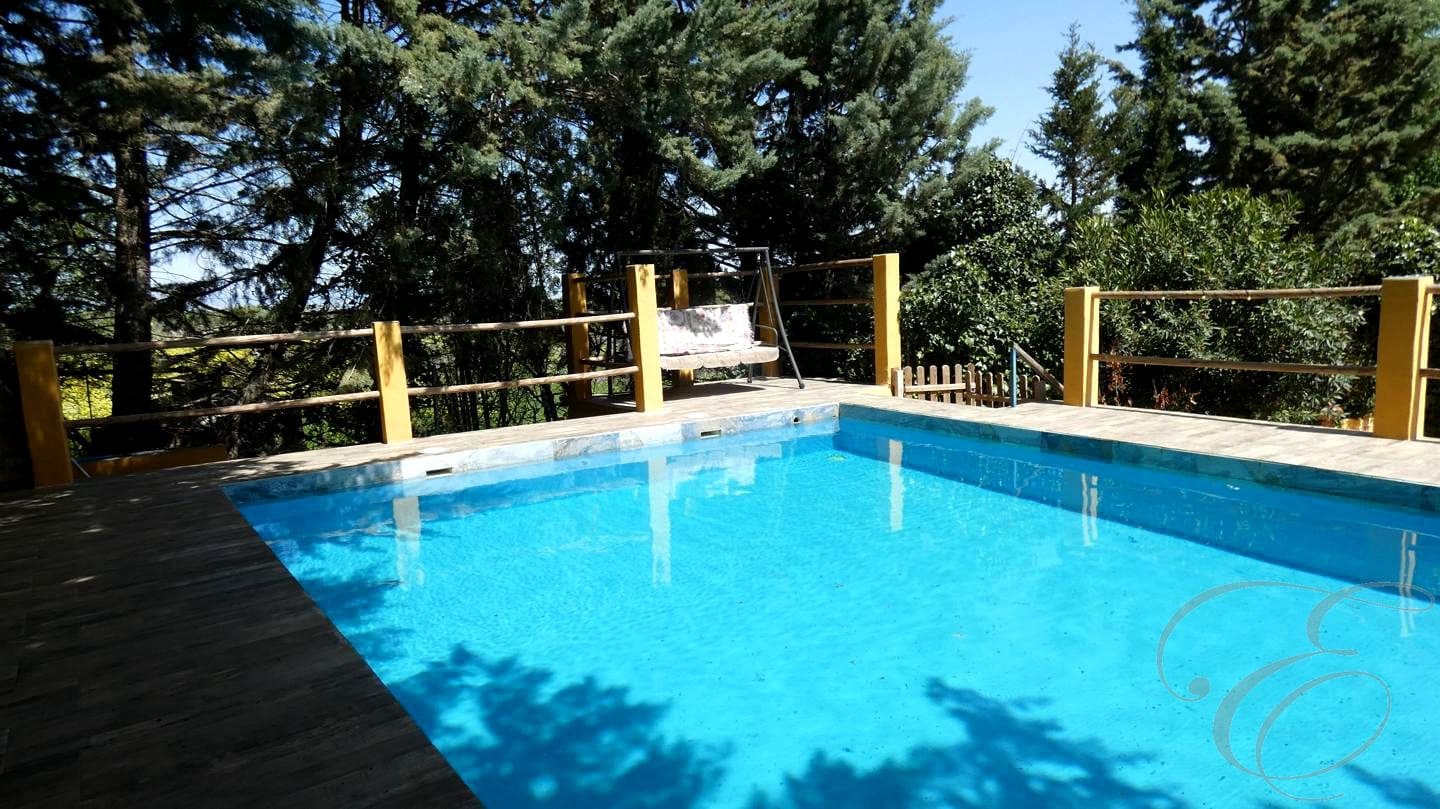 6 soveværelse Finca/Landehus til salg i Baza med swimmingpool - € 395.000 (Ref: 8931550)