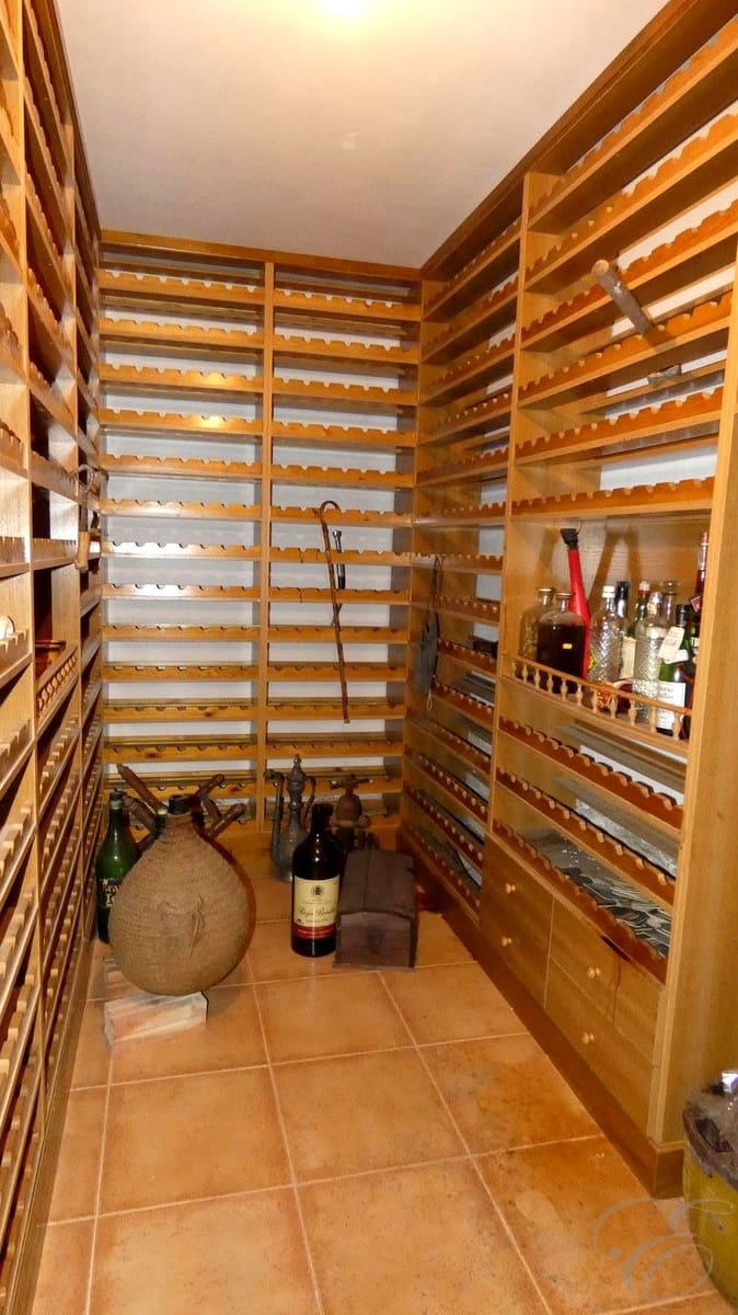 4 soveværelse Villa til salg i Baza med swimmingpool garage - € 255.000 (Ref: 8934530)