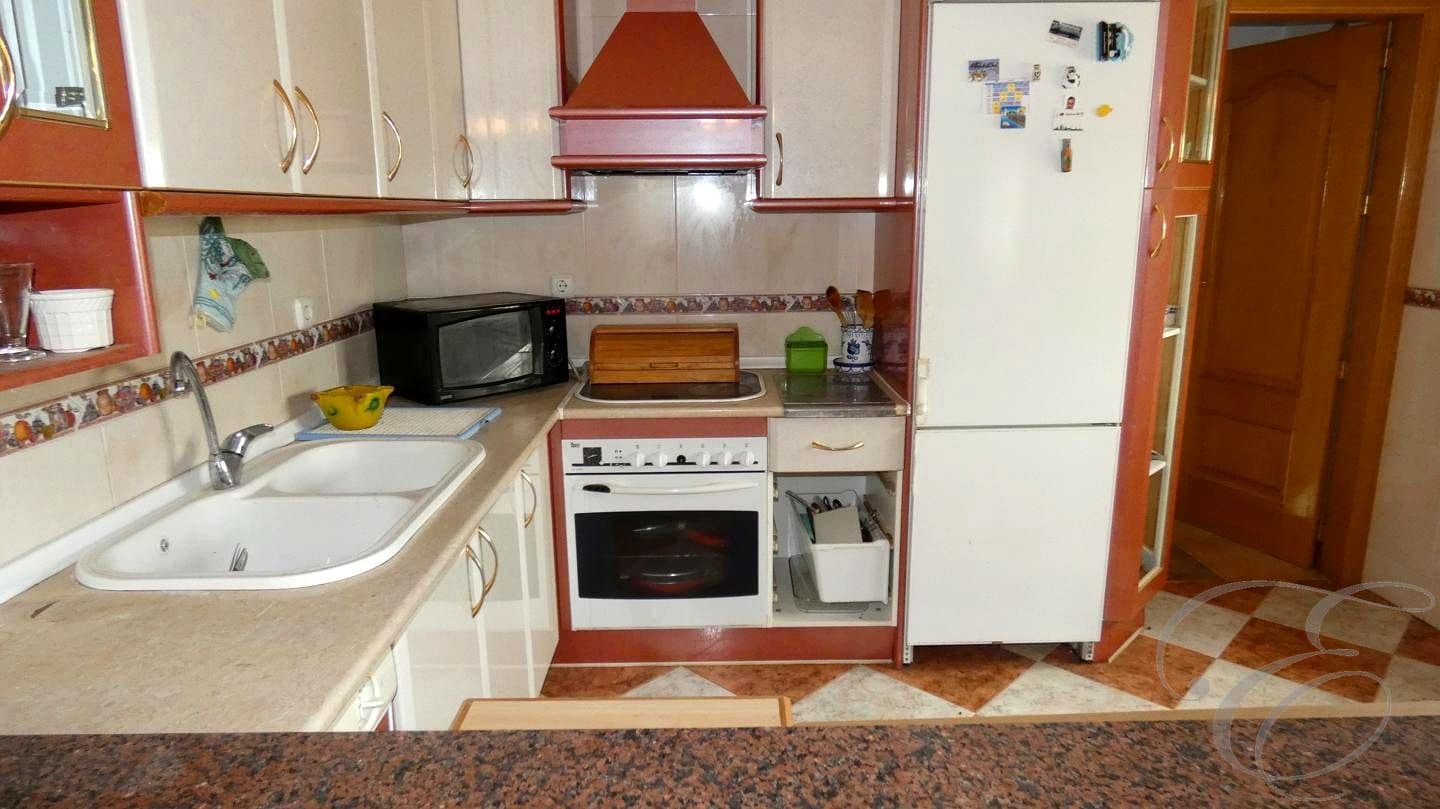 4 soveværelse Villa til salg i Baza med swimmingpool garage - € 255.000 (Ref: 8934530)