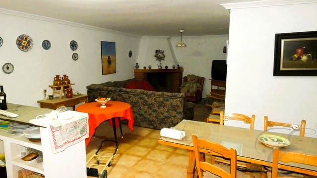 4 soverom Villa til salgs i Baza med svømmebasseng garasje - € 255 000 (Ref: 8934530)