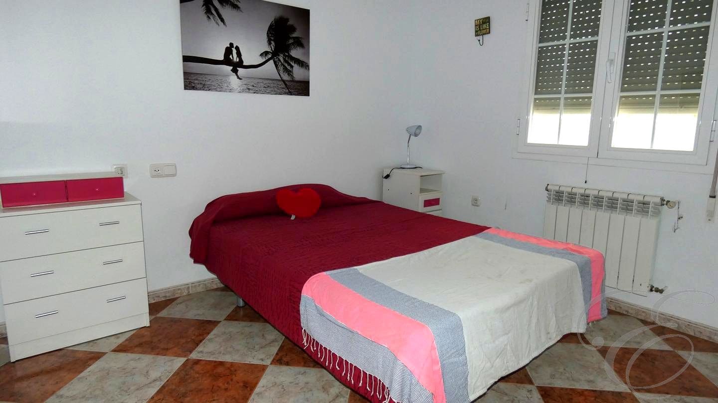 4 soveværelse Villa til salg i Baza med swimmingpool garage - € 255.000 (Ref: 8934530)