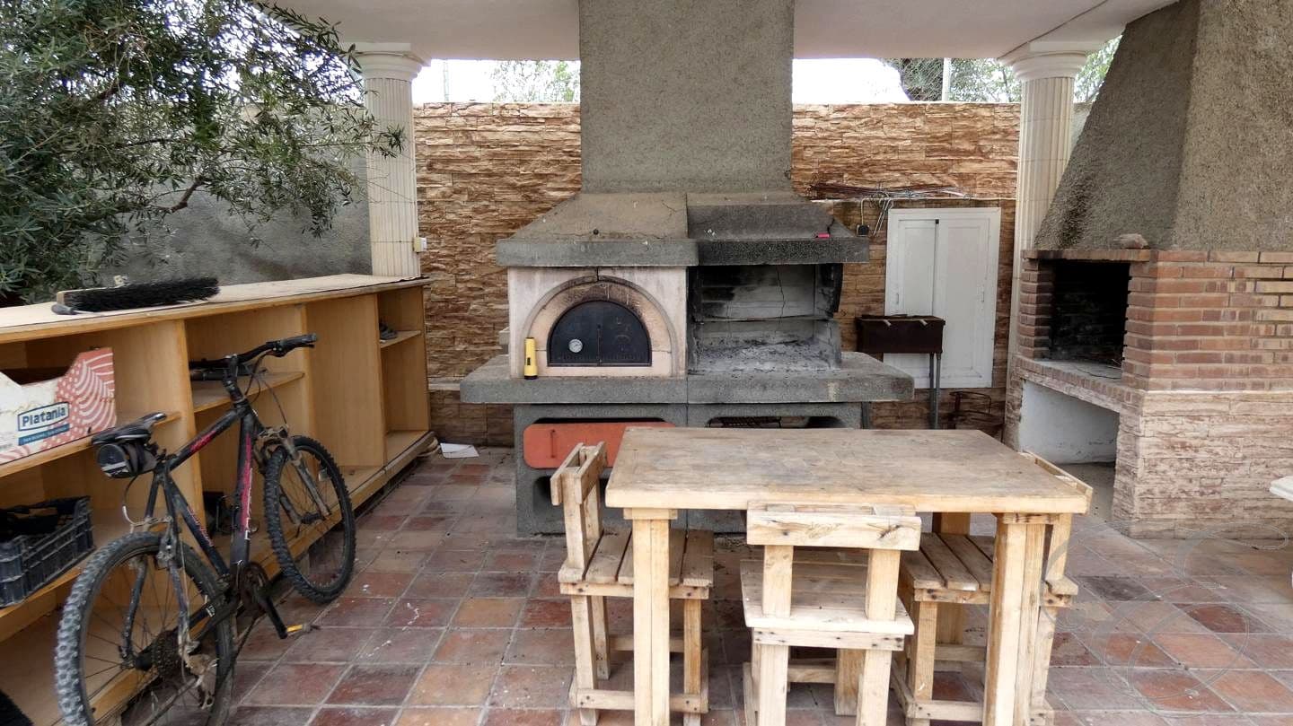 4 soveværelse Villa til salg i Baza med swimmingpool garage - € 255.000 (Ref: 8934530)