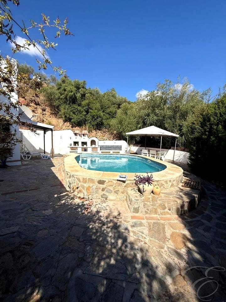 4 soveværelse Villa til salg i Comares med swimmingpool garage - € 349.000 (Ref: 8960670)