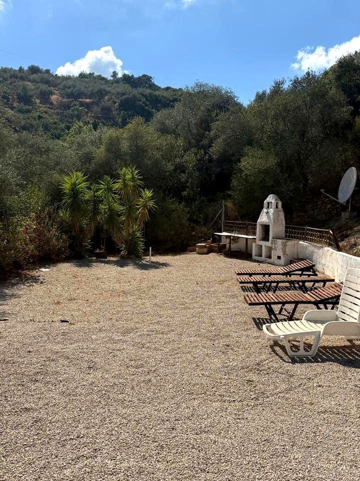 4 soveværelse Villa til salg i Comares med swimmingpool garage - € 349.000 (Ref: 8960670)