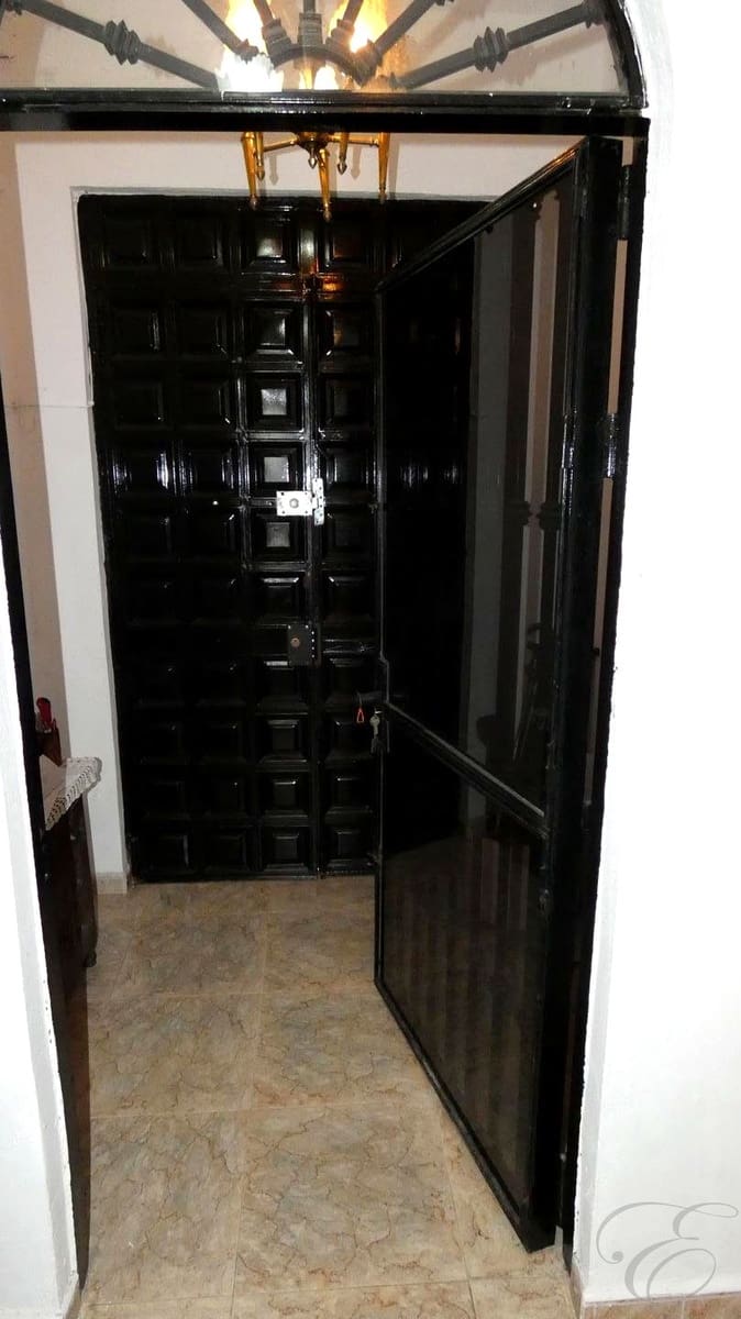 4 soveværelse Villa til salg i Velez-Malaga - € 260.000 (Ref: 8967300)