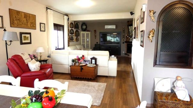 3 soveværelse Villa til salg i Priego de Córdoba med swimmingpool garage - € 390.000 (Ref: 8973822)