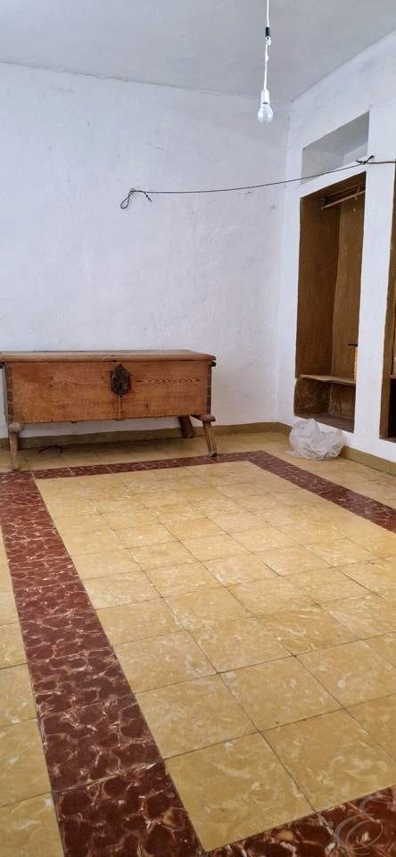 9 soveværelse Villa til salg i Colmenar - € 180.000 (Ref: 8987304)