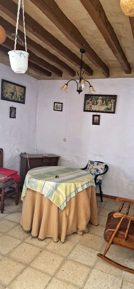 9 soveværelse Villa til salg i Colmenar - € 180.000 (Ref: 8987304)