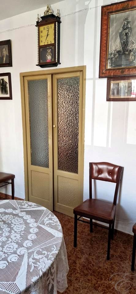 9 soveværelse Villa til salg i Colmenar - € 180.000 (Ref: 8987304)