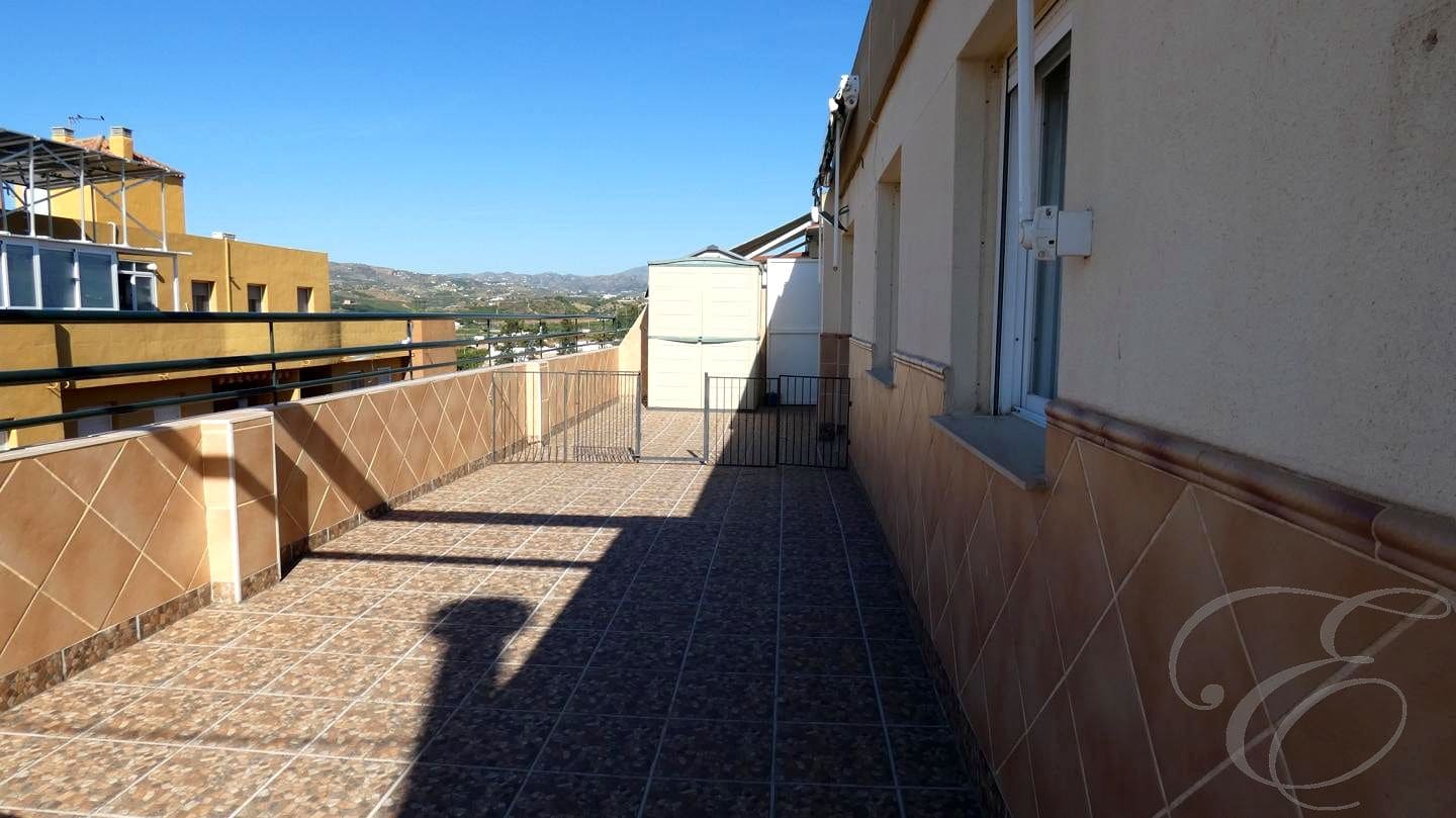 4 soveværelse Lejlighed til salg i Velez-Malaga med garage - € 280.000 (Ref: 9012961)