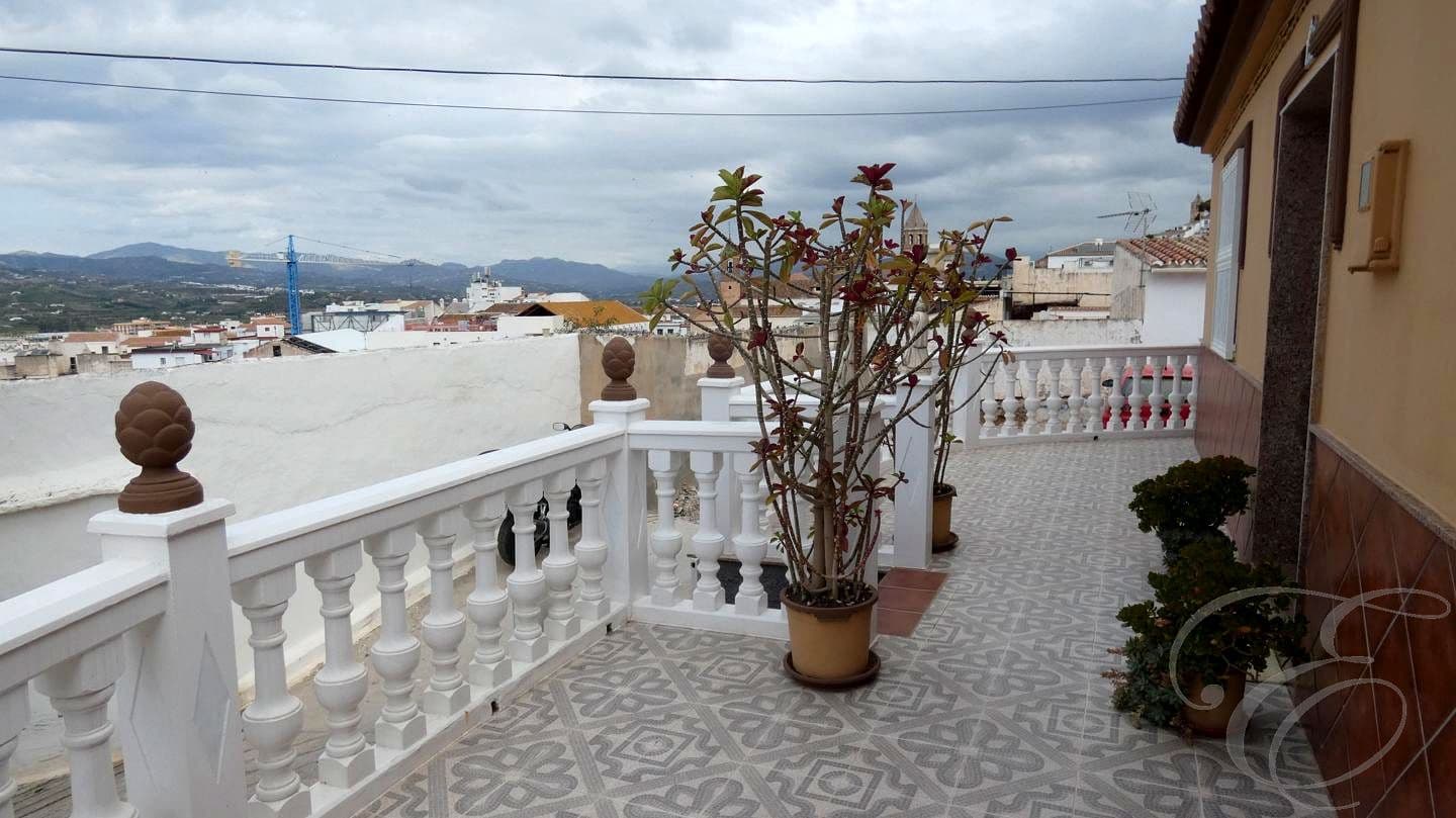 2 soveværelse Villa til salg i Velez-Malaga - € 195.000 (Ref: 9013236)