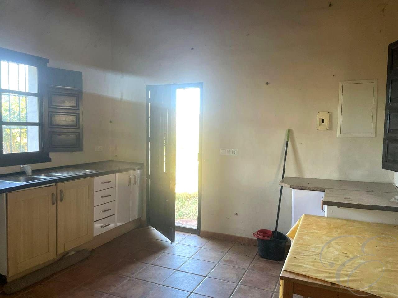 3 bedroom Finca/Country House for sale in Riogordo with garage - € 330,000 (Ref: 9015619)