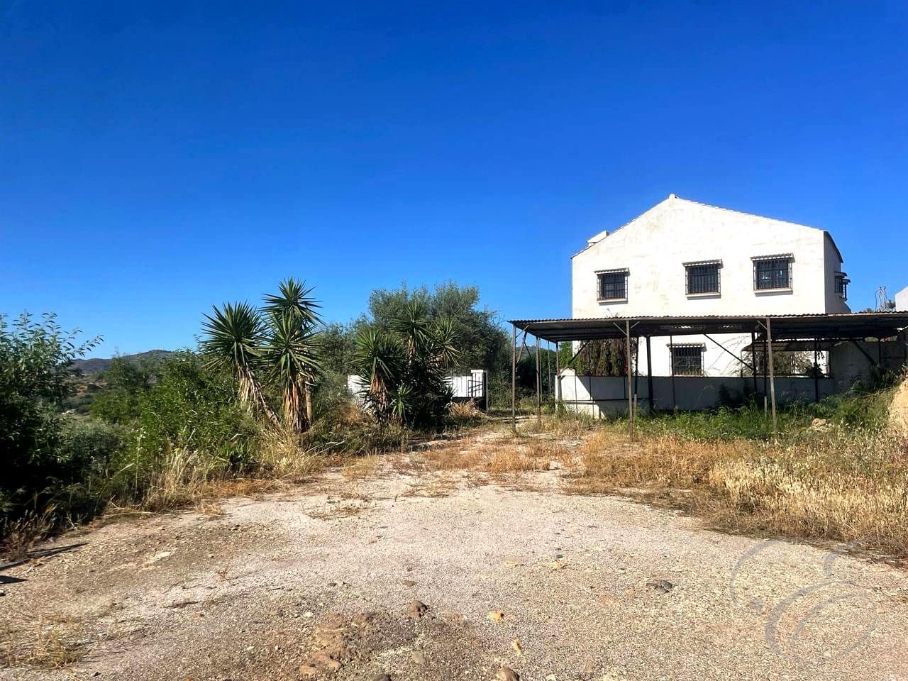 3 bedroom Finca/Country House for sale in Riogordo with garage - € 330,000 (Ref: 9015619)