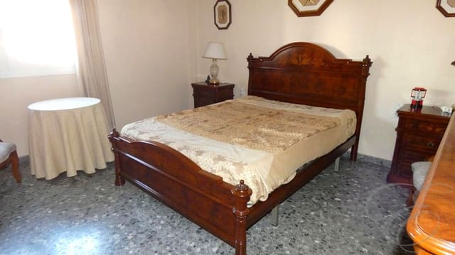 6 slaapkamer Villa te koop in Vélez-Málaga - € 360.000 (Ref: 9029050)
