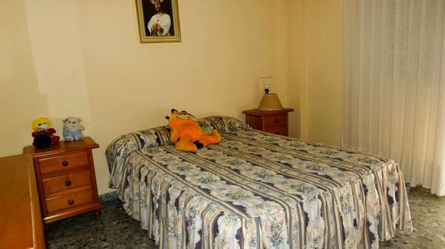 6 slaapkamer Villa te koop in Vélez-Málaga - € 360.000 (Ref: 9029050)