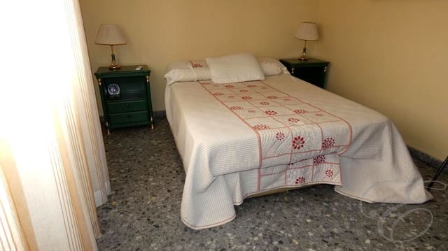 6 slaapkamer Villa te koop in Vélez-Málaga - € 360.000 (Ref: 9029050)