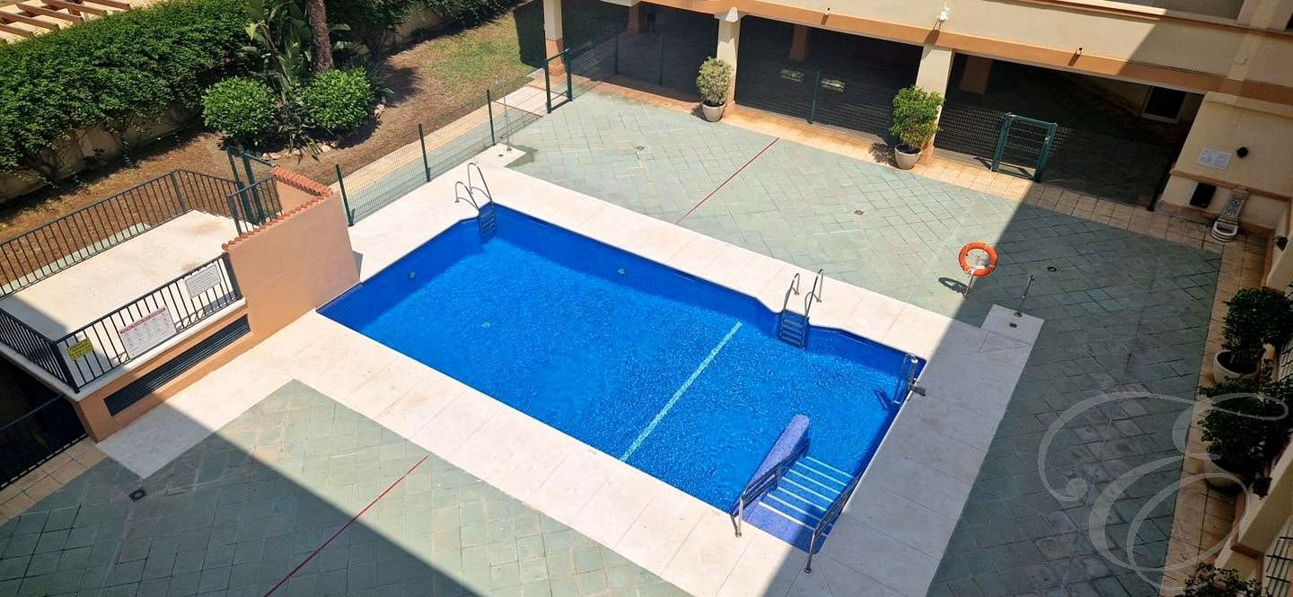 2 soveværelse Lejlighed til salg i Mezquitilla med swimmingpool garage - € 240.000 (Ref: 9034036)