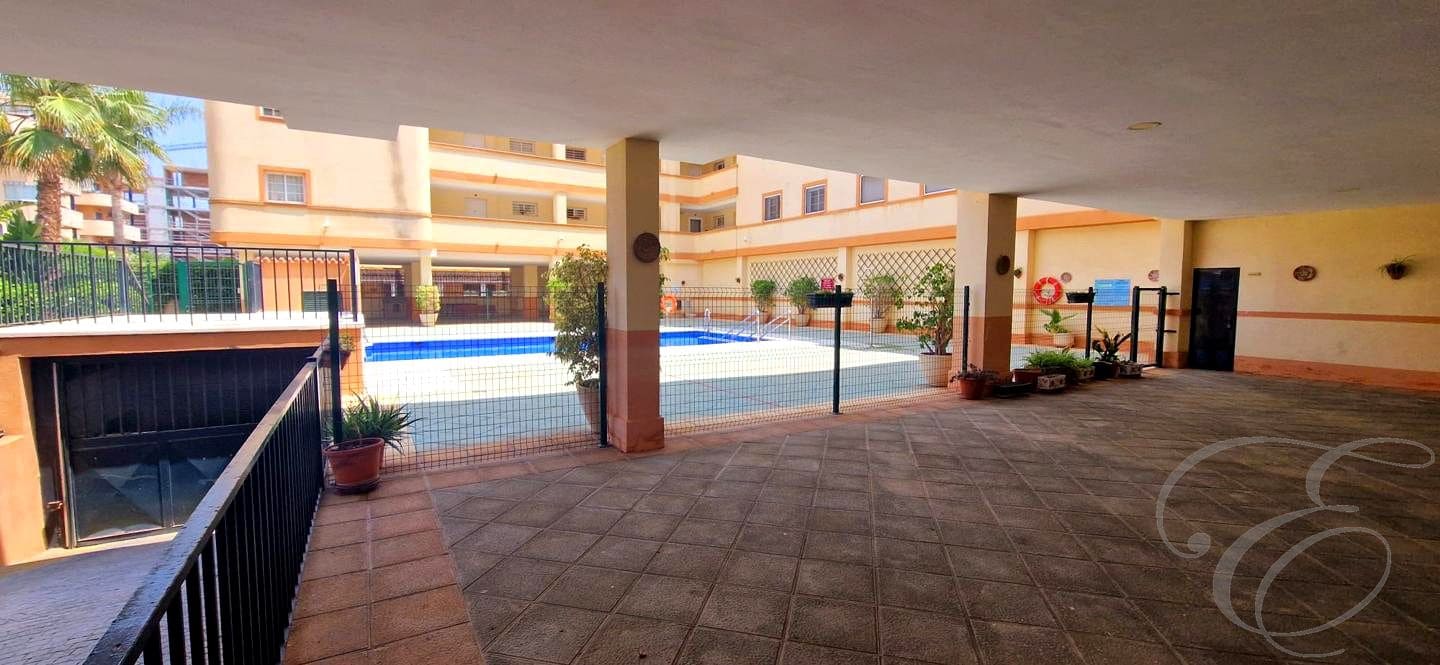 2 soveværelse Lejlighed til salg i Mezquitilla med swimmingpool garage - € 240.000 (Ref: 9034036)